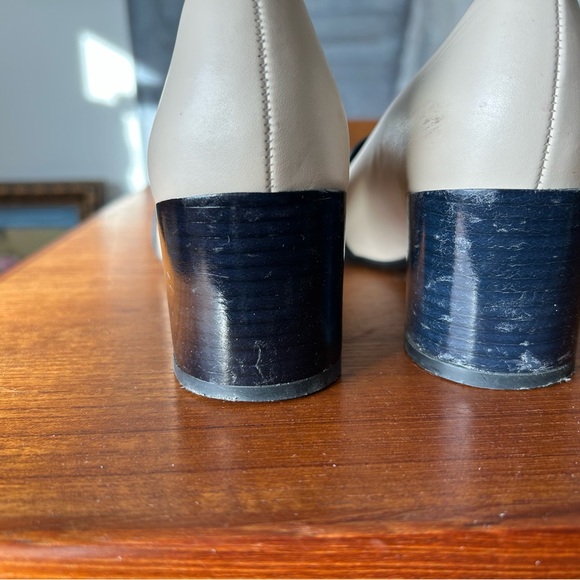 Tory Burch Beige Block Heel Shoes - Picture 7 of 9